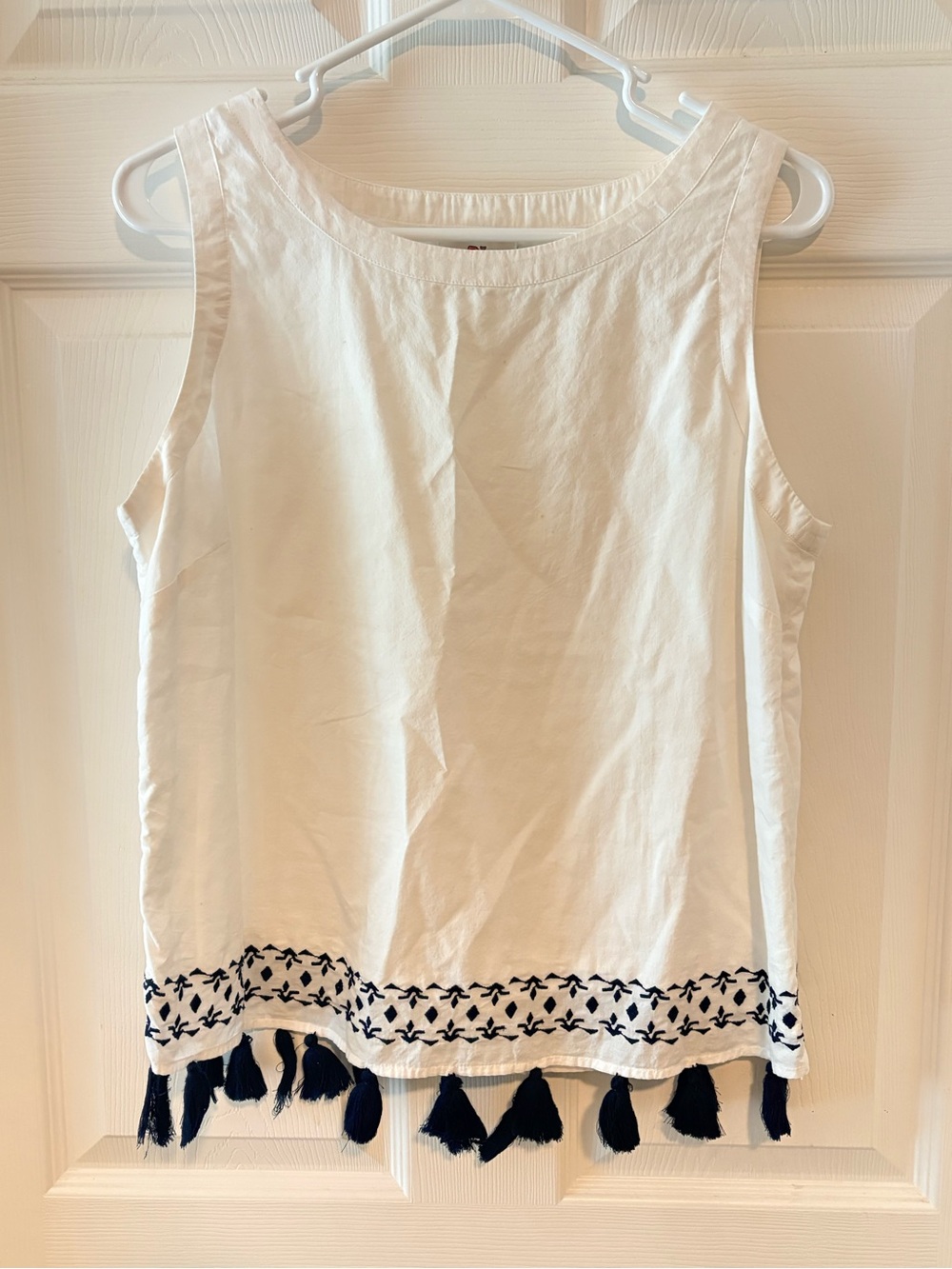 Vineyard Vines Tassle Sleeveless Top